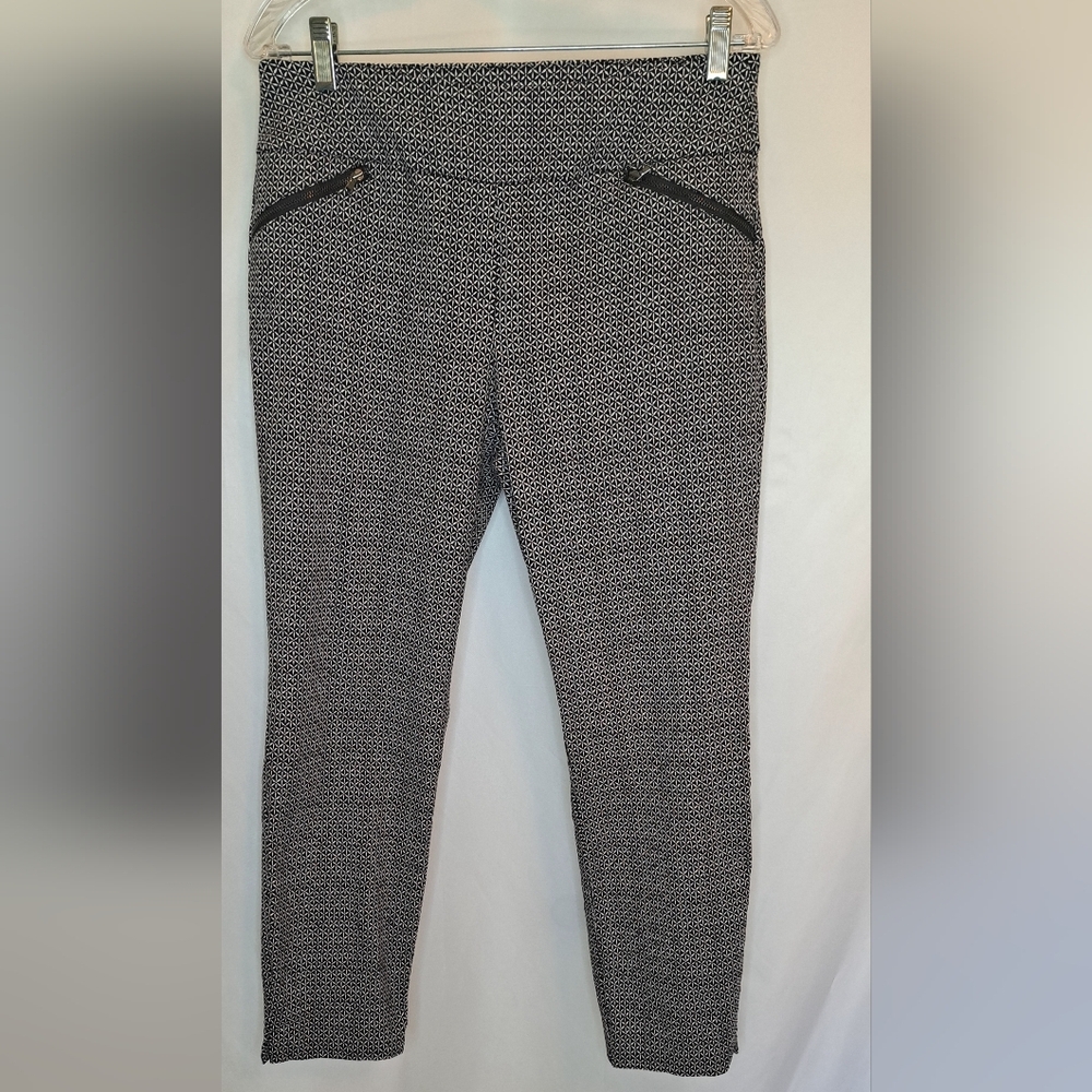 Van Heusen Black and White Patterned Capris Women's 10 #212